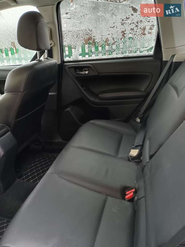 Внедорожник / Кроссовер Subaru Forester 2016 в Снятине