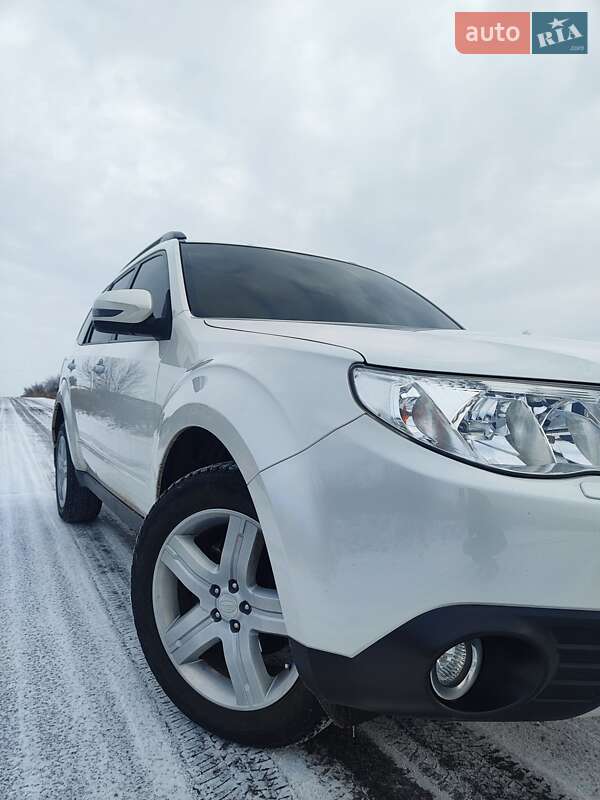 Внедорожник / Кроссовер Subaru Forester 2011 в Любашевке