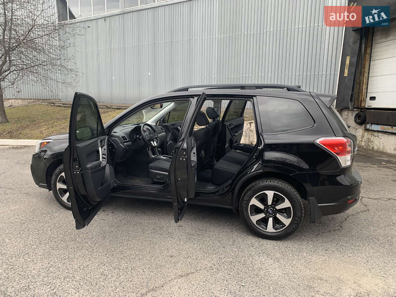 Внедорожник / Кроссовер Subaru Forester 2016 в Днепре