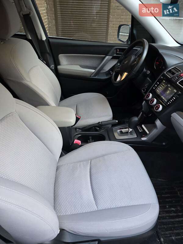 Внедорожник / Кроссовер Subaru Forester 2017 в Хмельницком