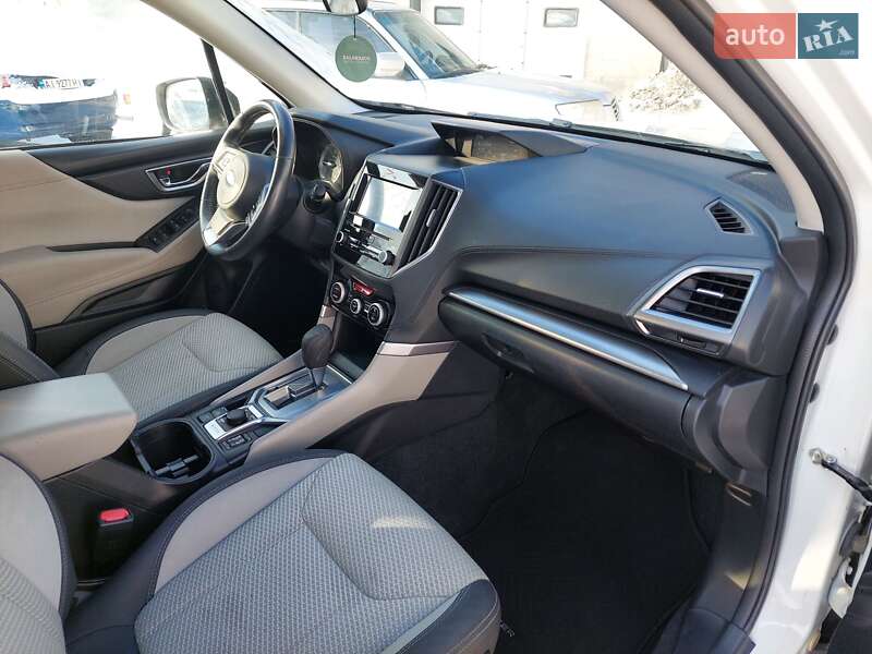 Внедорожник / Кроссовер Subaru Forester 2022 в Киеве