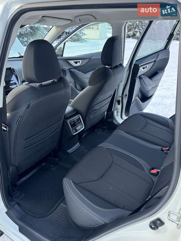 Внедорожник / Кроссовер Subaru Forester 2019 в Киеве