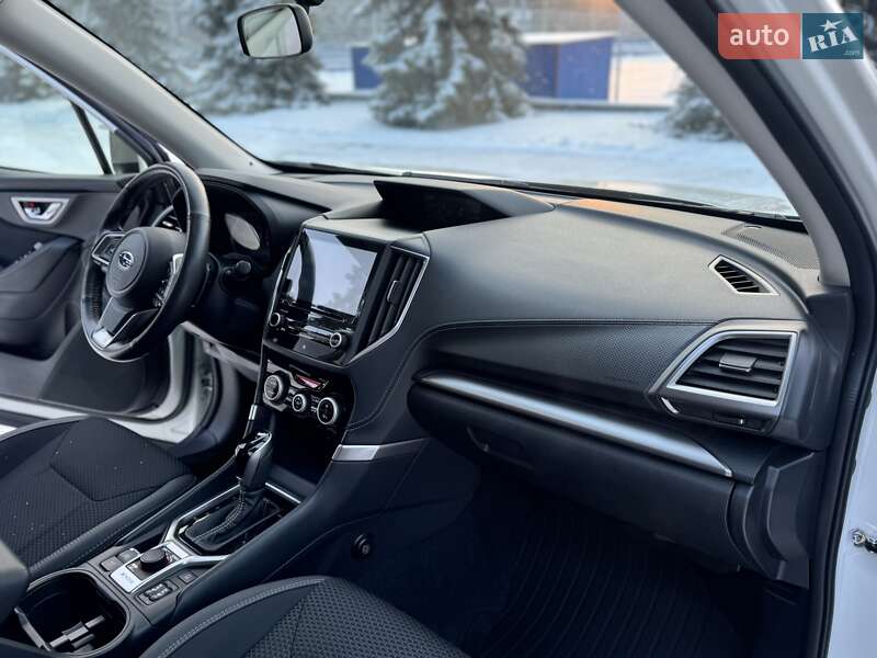 Внедорожник / Кроссовер Subaru Forester 2019 в Киеве