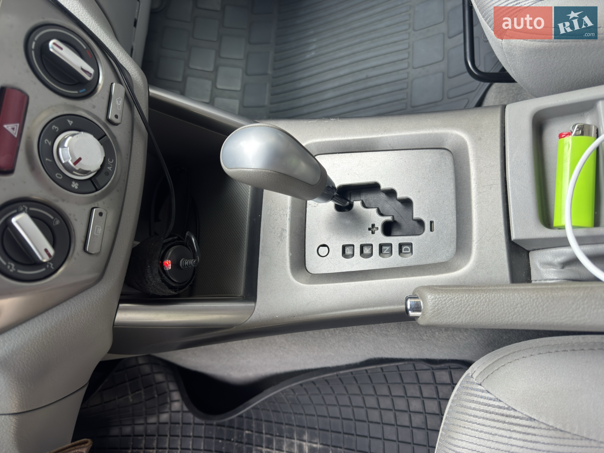 2010 Subaru Forester - мініатюра 26