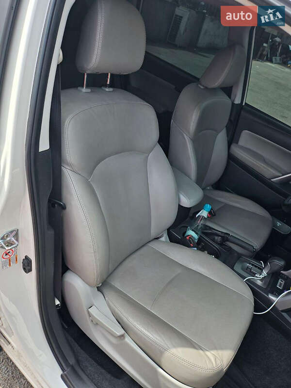 Внедорожник / Кроссовер Subaru Forester 2014 в Днепре