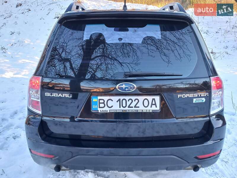 Внедорожник / Кроссовер Subaru Forester 2010 в Львове