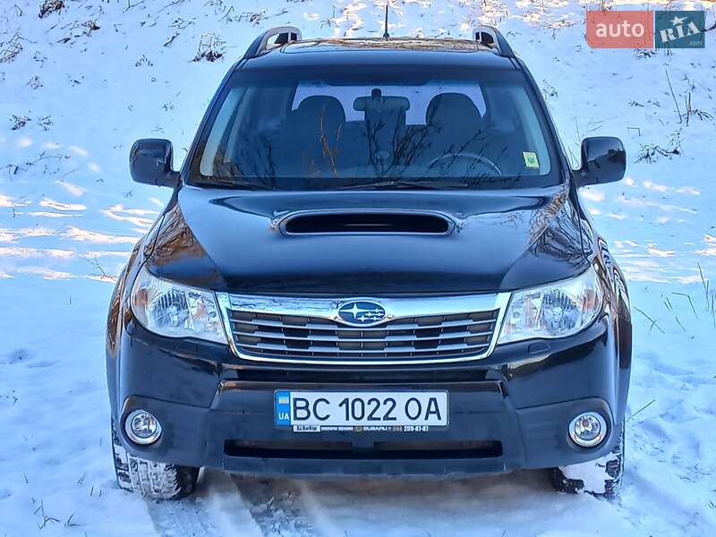 Внедорожник / Кроссовер Subaru Forester 2010 в Львове