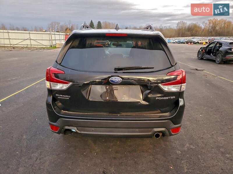 Внедорожник / Кроссовер Subaru Forester 2021 в Киеве