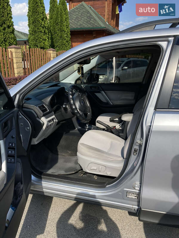 Позашляховик / Кросовер Subaru Forester 2015 в Дніпрі