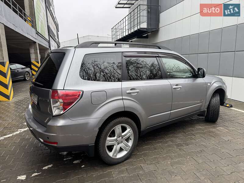 Позашляховик / Кросовер Subaru Forester 2010 в Києві