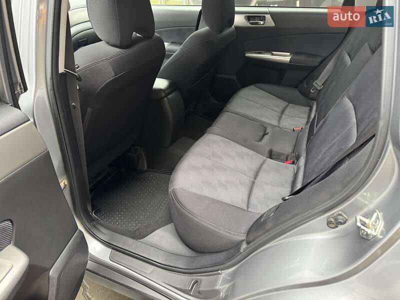 Позашляховик / Кросовер Subaru Forester 2010 в Києві