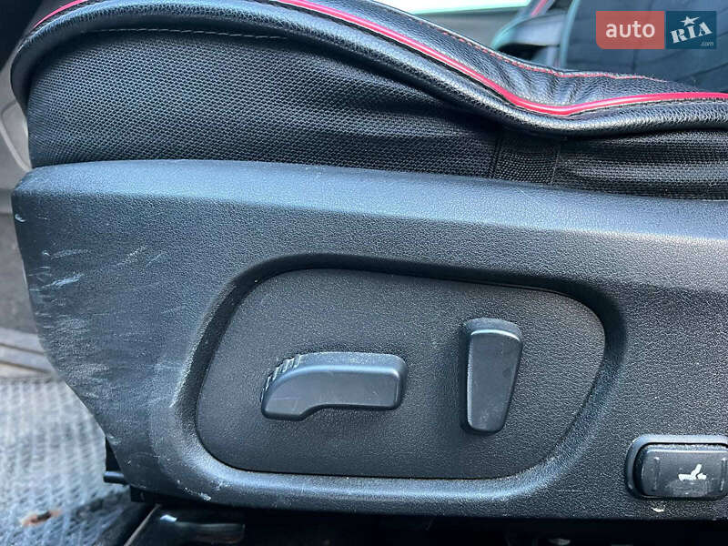 Позашляховик / Кросовер Subaru Forester 2016 в Львові