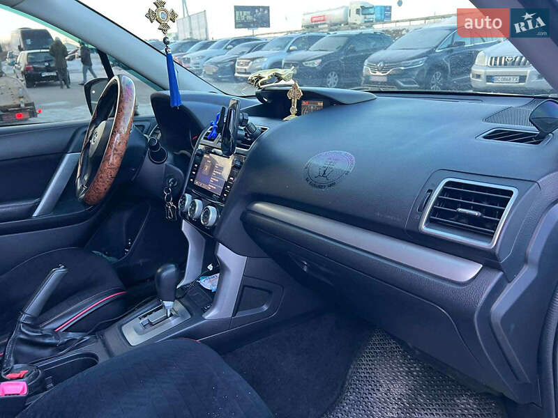 Позашляховик / Кросовер Subaru Forester 2016 в Львові