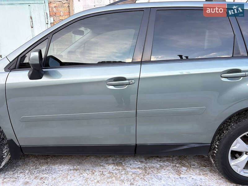Позашляховик / Кросовер Subaru Forester 2014 в Києві