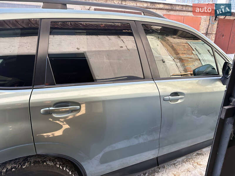 Позашляховик / Кросовер Subaru Forester 2014 в Києві