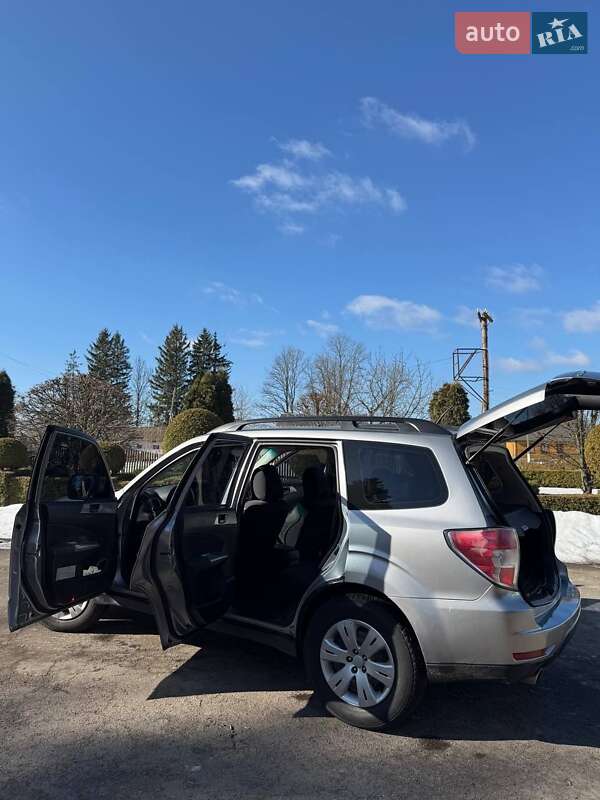 Позашляховик / Кросовер Subaru Forester 2008 в Дубровиці