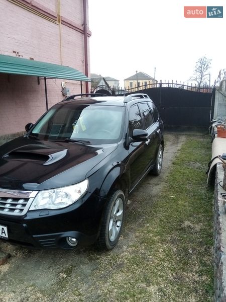Внедорожник / Кроссовер Subaru Forester 2011 в Тараще