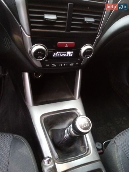 Внедорожник / Кроссовер Subaru Forester 2011 в Тараще