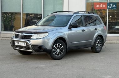 Позашляховик / Кросовер Subaru Forester 2010 в Києві