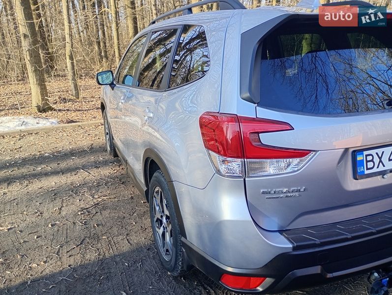 Внедорожник / Кроссовер Subaru Forester 2020 в Новой Ушице