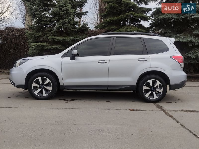 Внедорожник / Кроссовер Subaru Forester 2017 в Днепре