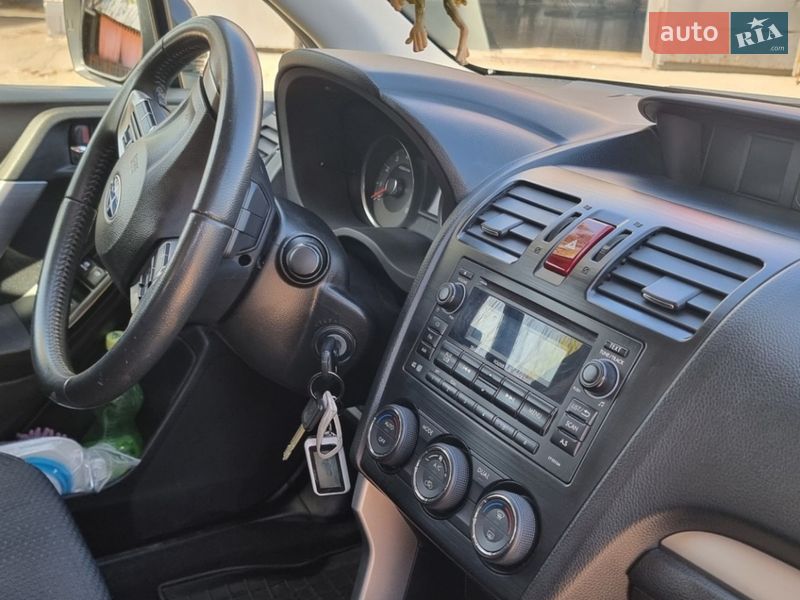 Позашляховик / Кросовер Subaru Forester 2014 в Дніпрі