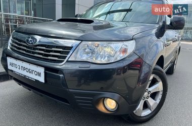 Позашляховик / Кросовер Subaru Forester 2010 в Києві