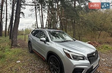 Позашляховик / Кросовер Subaru Forester 2020 в Києві