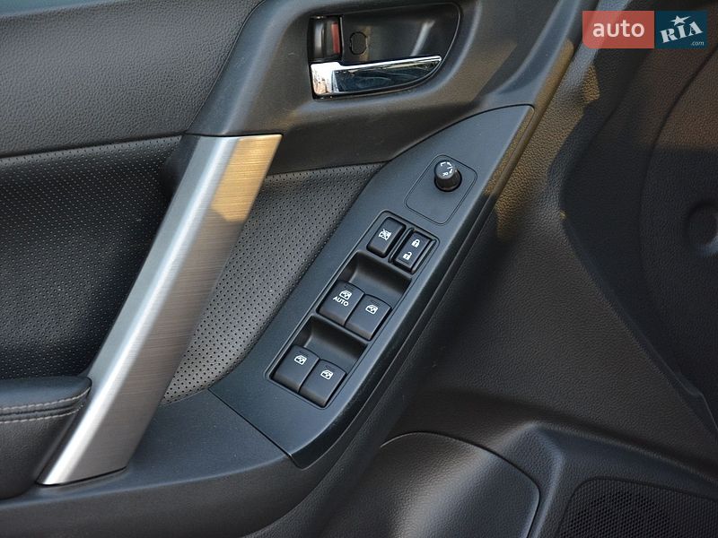 Внедорожник / Кроссовер Subaru Forester 2014 в Киеве