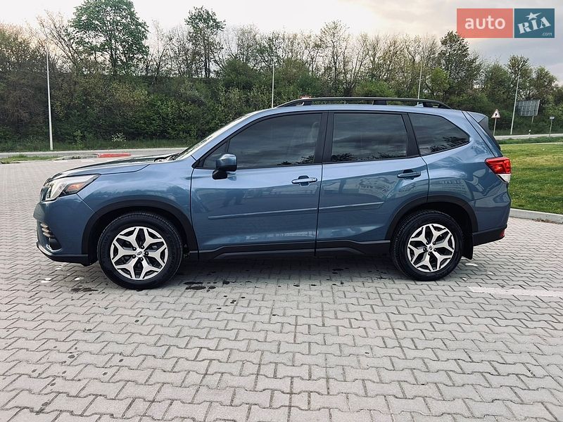 Внедорожник / Кроссовер Subaru Forester 2022 в Тернополе