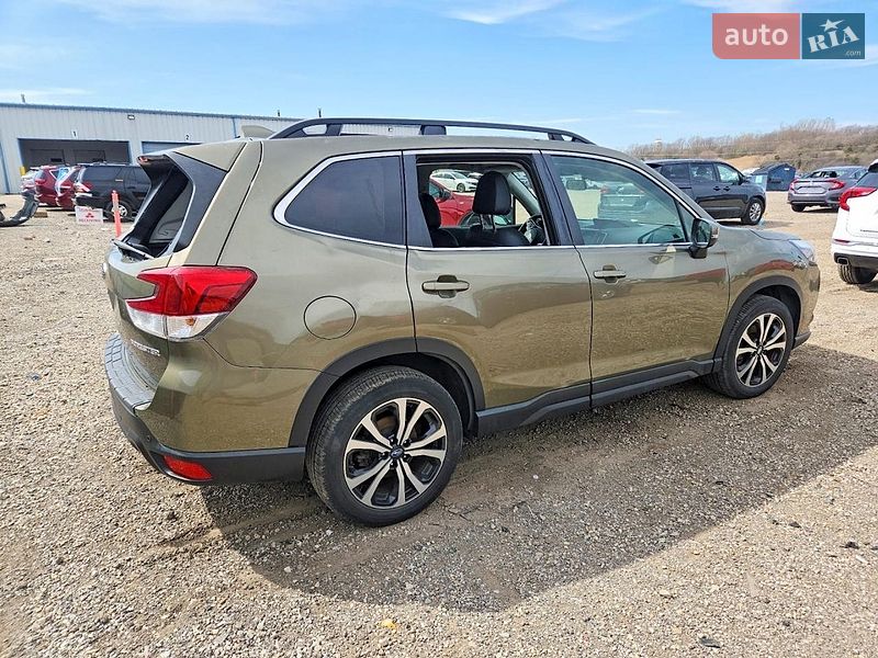 Внедорожник / Кроссовер Subaru Forester 2022 в Киеве