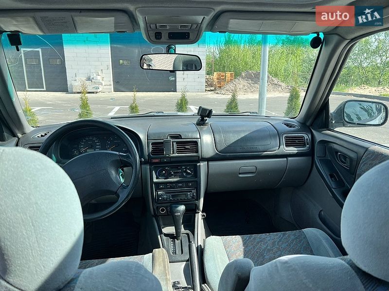 Внедорожник / Кроссовер Subaru Forester 1998 в Буче