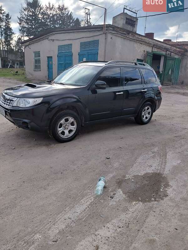 Внедорожник / Кроссовер Subaru Forester 2012 в Лановцах