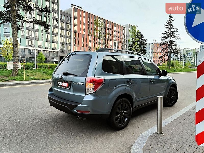 Внедорожник / Кроссовер Subaru Forester 2012 в Киеве