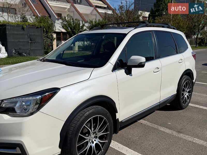 Позашляховик / Кросовер Subaru Forester 2017 в Одесі