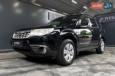 Позашляховик / Кросовер Subaru Forester 2011 в Києві