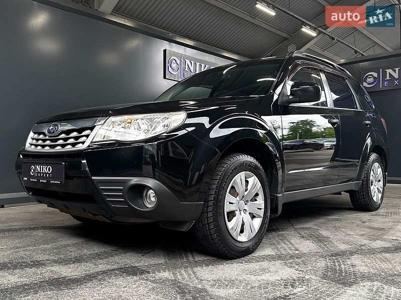Позашляховик / Кросовер Subaru Forester 2011 в Києві