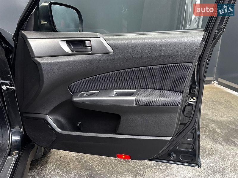 Позашляховик / Кросовер Subaru Forester 2011 в Києві