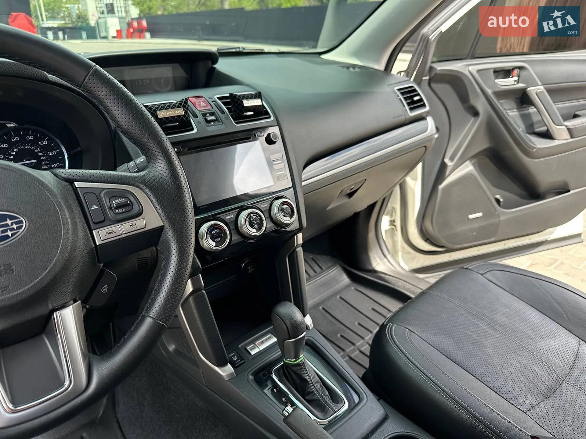 2017 Subaru Forester - мініатюра 12