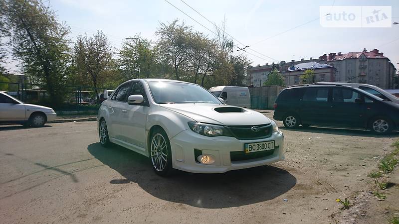 Седан Subaru Impreza WRX STI 2010 в Львове