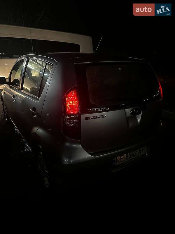 Хэтчбек Subaru Justy 2010 в Кривом Роге