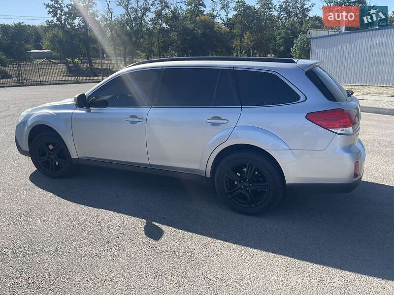 Универсал Subaru Legacy Outback 2013 в Днепре