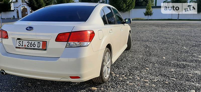Седан Subaru Legacy 2012 в Сваляві
