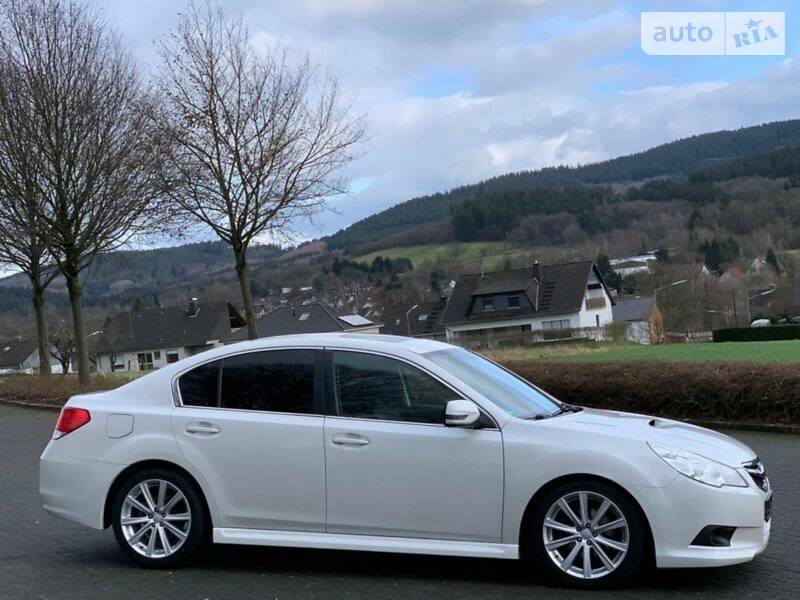 Седан Subaru Legacy 2012 в Сваляві