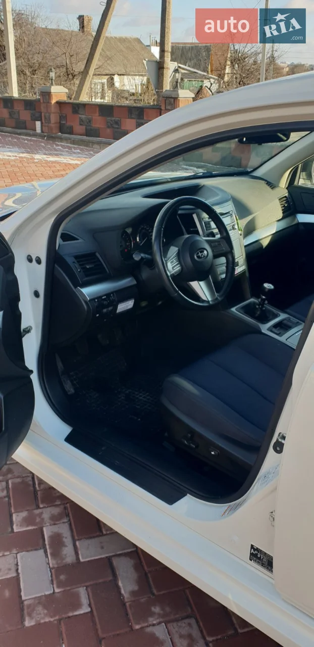 2010 Subaru Legacy - мініатюра 4