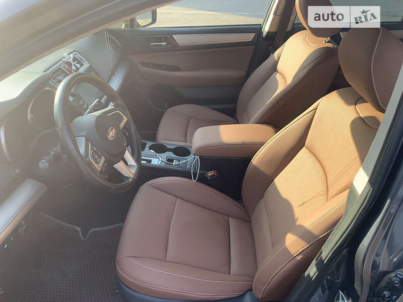 Седан Subaru Legacy 2015 в Ужгороде