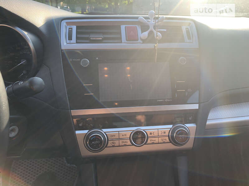 Седан Subaru Legacy 2015 в Ужгороде