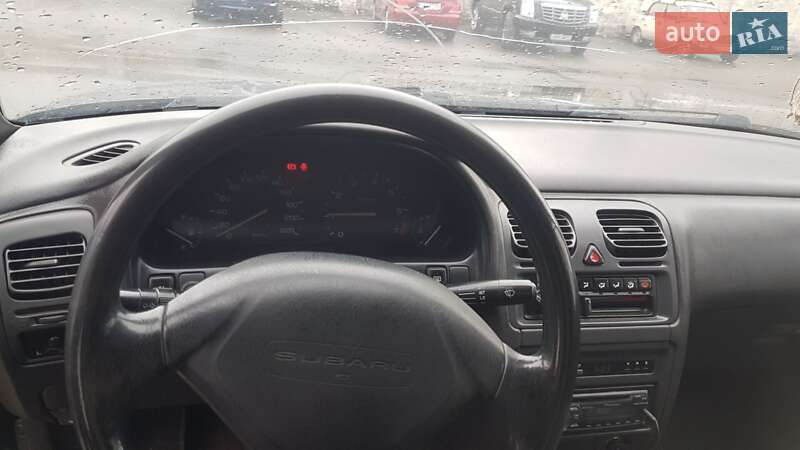 Седан Subaru Legacy 1996 в Киеве