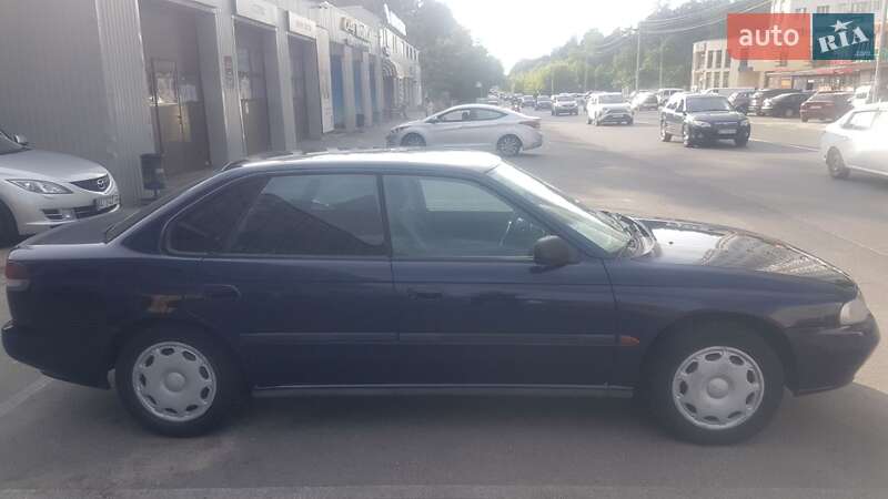 Седан Subaru Legacy 1996 в Киеве