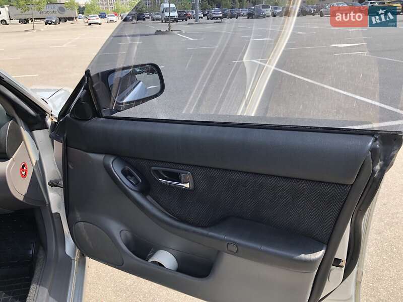 Седан Subaru Legacy 2002 в Києві